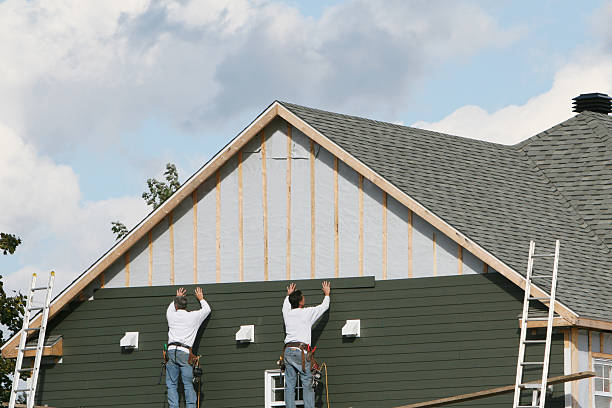 Professional Siding Contractor technician working in Franklin, VA